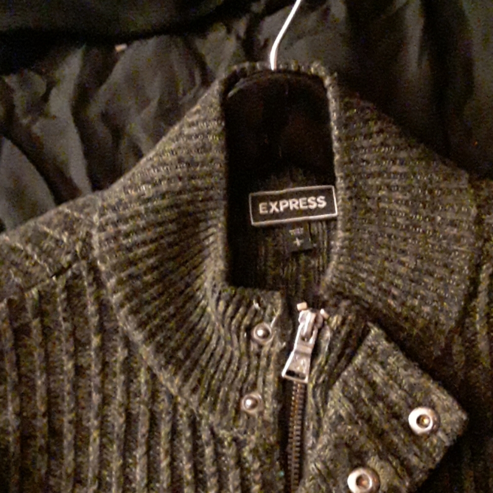 Express sweater - Picture 3 of 3
